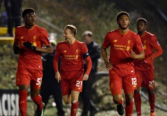 英超积分榜：阿森纳2分领先曼城，维拉第3曼联第6利物浦第10