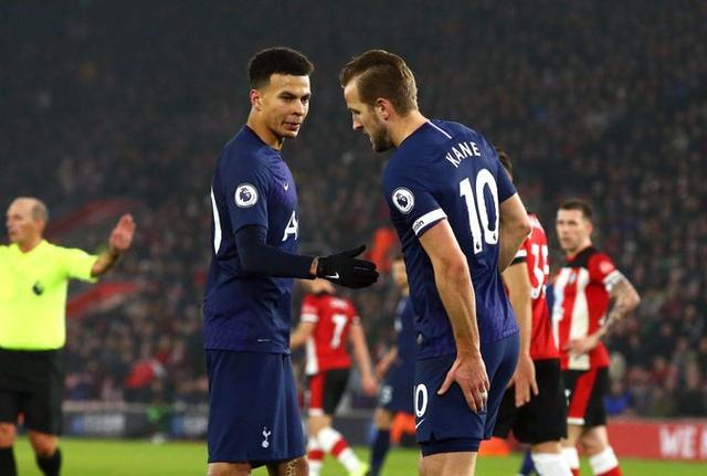 字母哥谈七连败：任何人不该只打着自己的小算盘，必须专注赢球