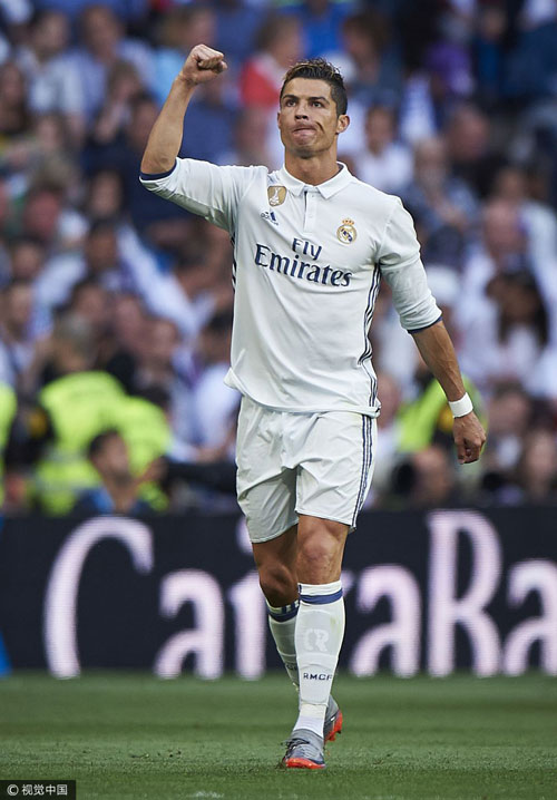 麦克丹尼尔斯第三节5中5轰12分，带领森林狼迫近比分